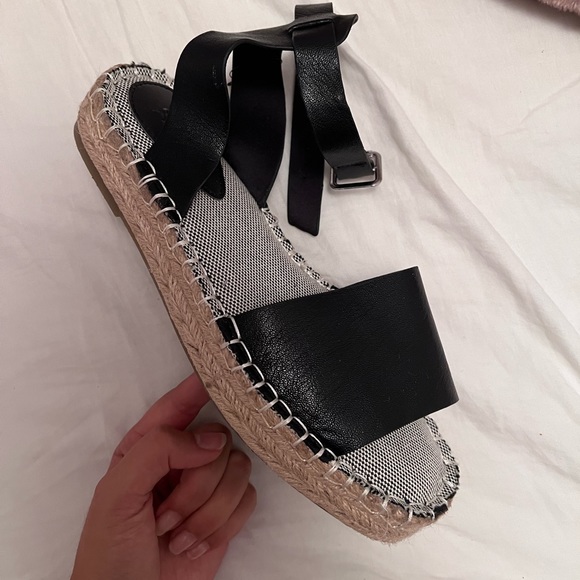 H&M sandals - Picture 2 of 3